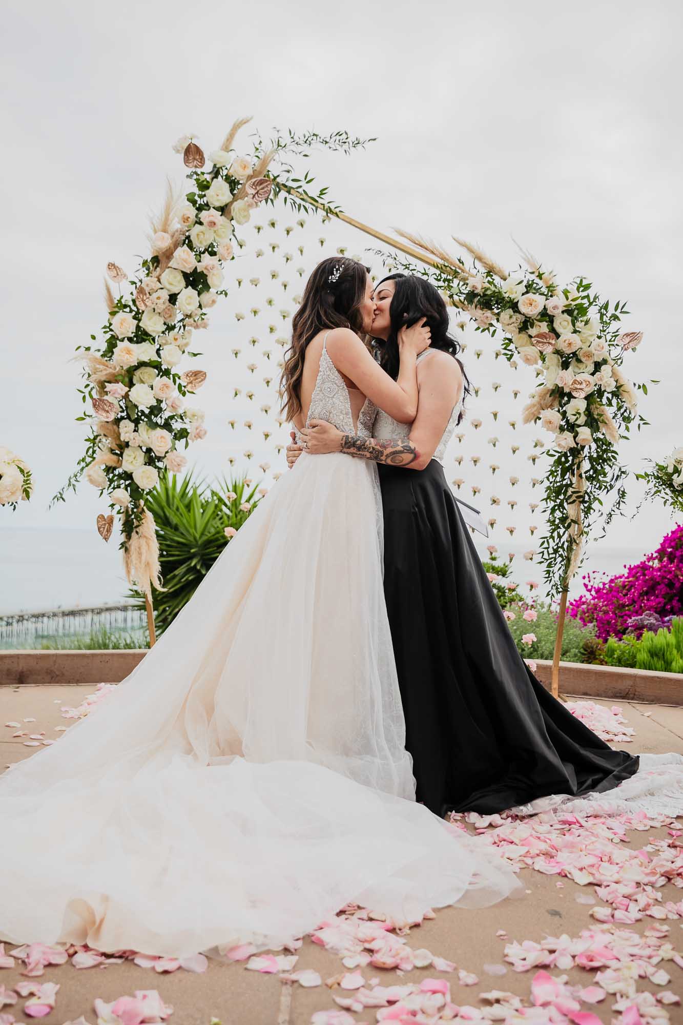 Romantic California wedding with an ocean view | Sarah Mack Photo | Featured on Equally Wed, the leading LGBTQ+ wedding magazine