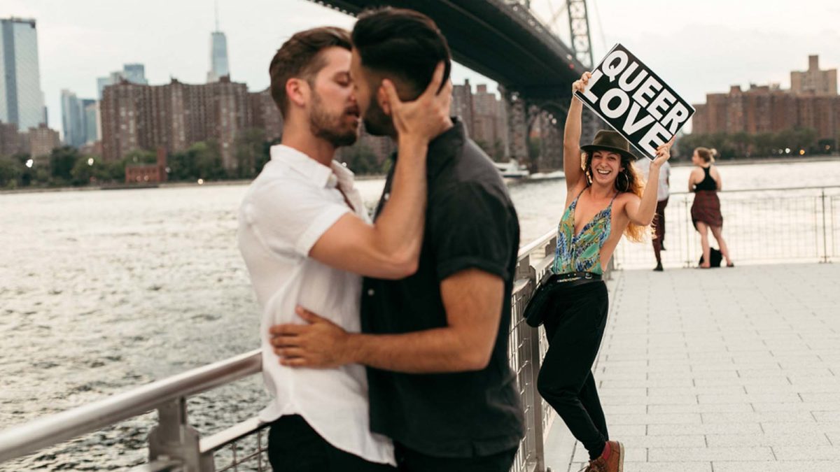 Charming urban engagement session in Brooklyn’s Domino Park