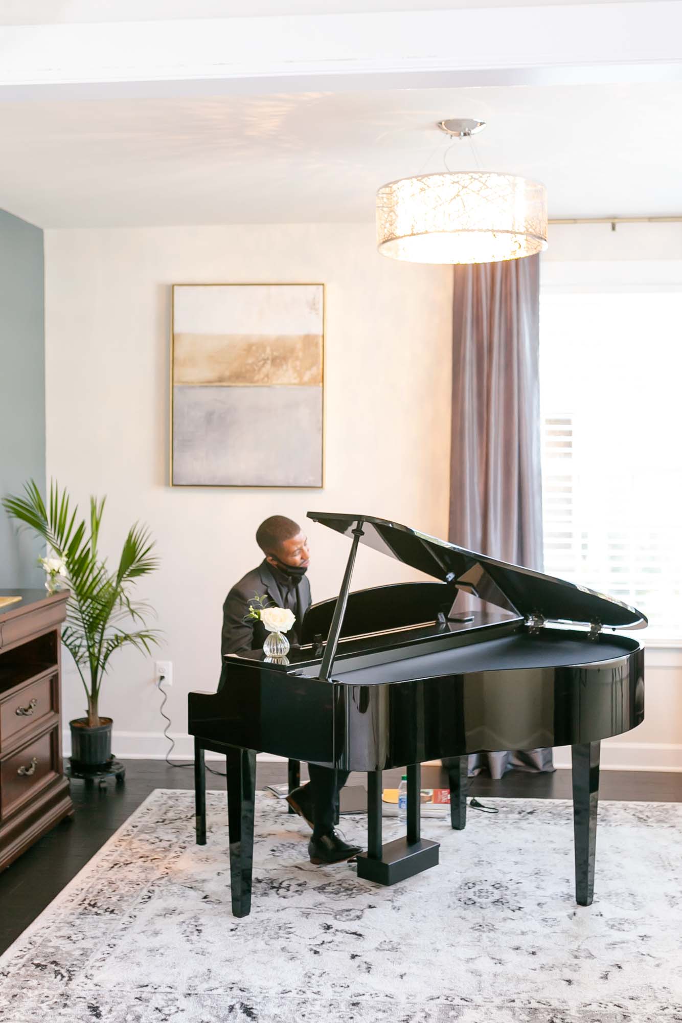 This couple transformed their home into a fabulous wedding venue | Sarandipity Photography | Featured on Equally Wed, the leading LGBTQ+ wedding magazine - pianist