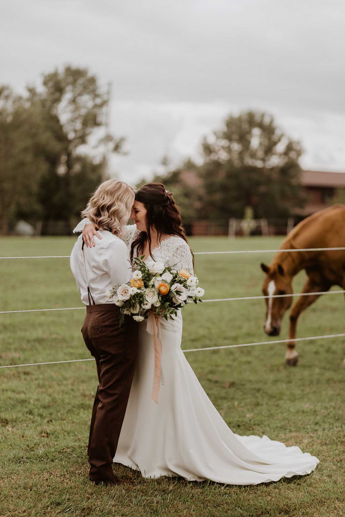 Outdoor Tennessee wedding filled with twinkle lights | Joshua Corey Photo | Featured on Equally Wed, the leading LGBTQ+ wedding magazine