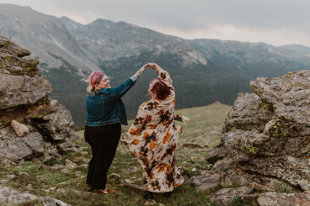 Alyssa and Holly’s Colorado adventure session in Rocky Mountain National Park