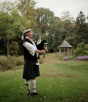 irish-wedding-traditions-st-patricks-bagpipes