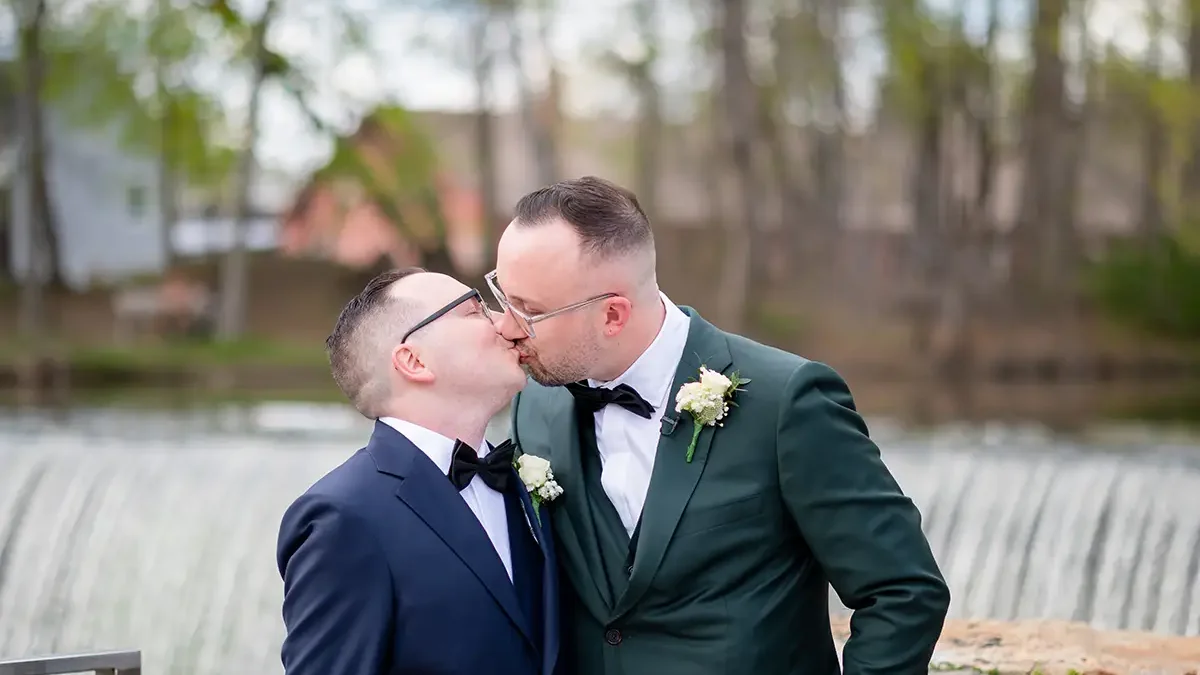 Navy and green wedding for Disney lovers in Beacon, New York