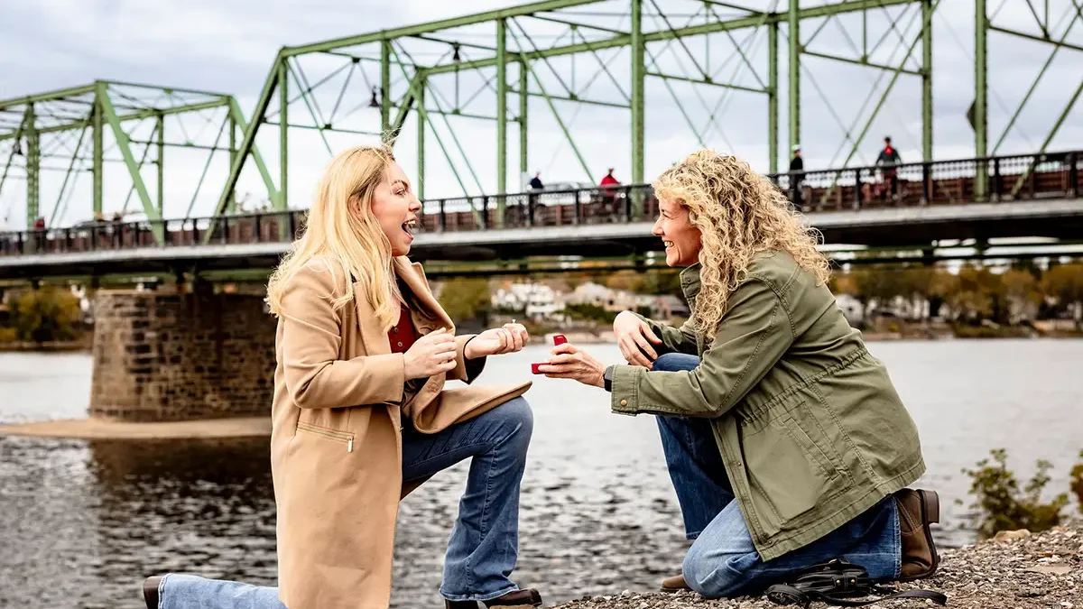 This surprise proposal turned into a double proposal [VIDEO]