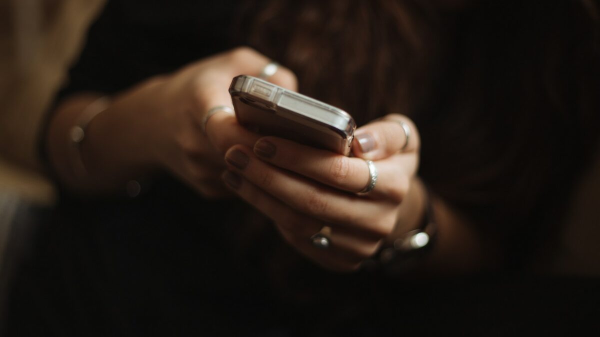 How to Stop Comparing Your Wedding to Everyone on Instagram