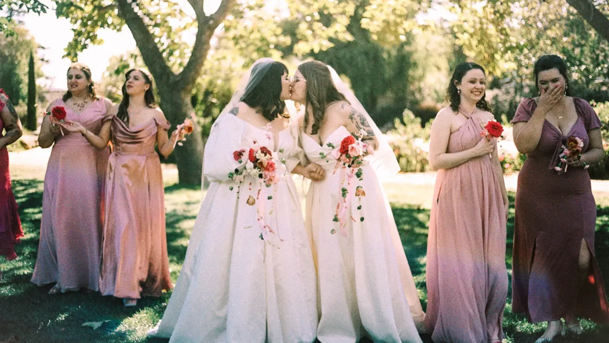 Mimi and Courtney’s Madonna Inn Wedding Featured Florals Modeled After Midcentury Flower Hats
