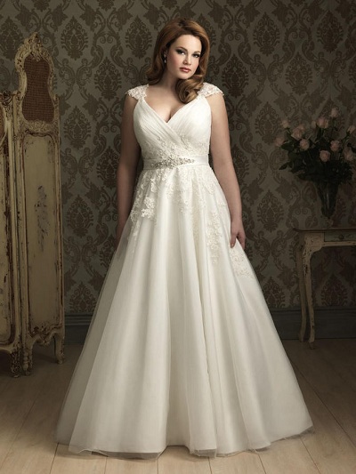 allure-bridal-plus-size-wedding-gown