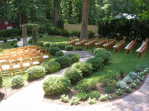 backyard-wedding-yard