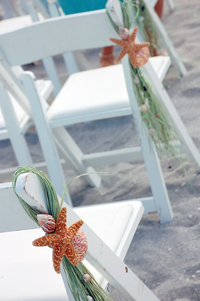 beach-wedding-aisle-decor