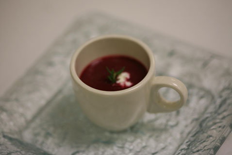 fall-hors-doeuvres-beet-puree-with-goat-cheese