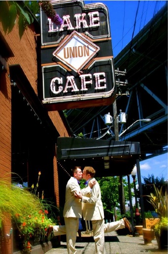 free-gay-wedding-event-washington-lake-union-cafe