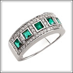 gay-engagement-ring-trends-birthstone-emerald2
