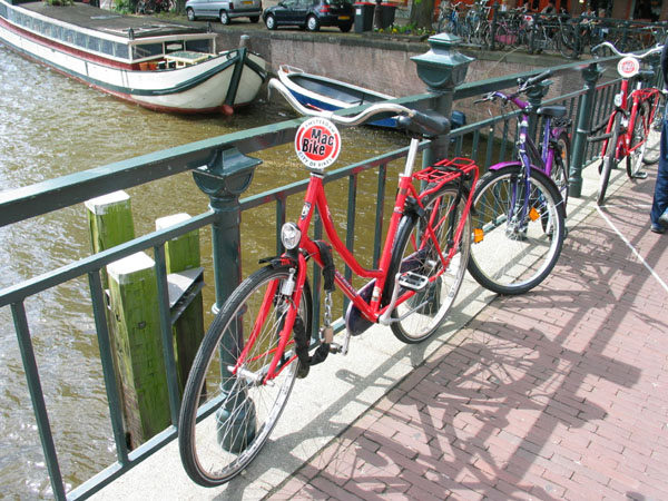 gay-honeymoons-amsterdam-bikes_mac_bike_rental
