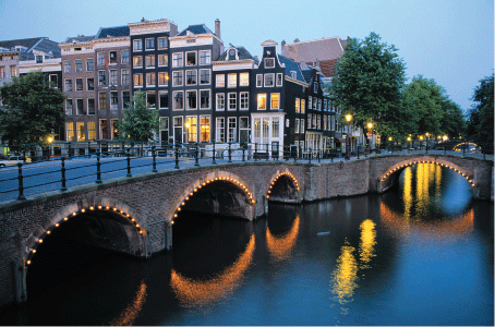 gay-honeymoons-amsterdam-bridge