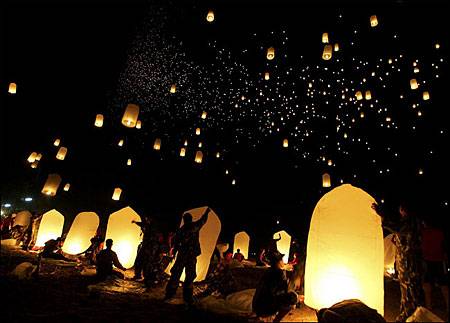 gay-wedding-planning-send-off-ideas-wish-lanterns