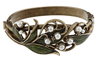 gay-wedding-style-pearl-bracelet