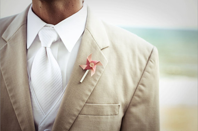 gay-weddings-style-fashion-boutounniere-creative-pinwheel-bout