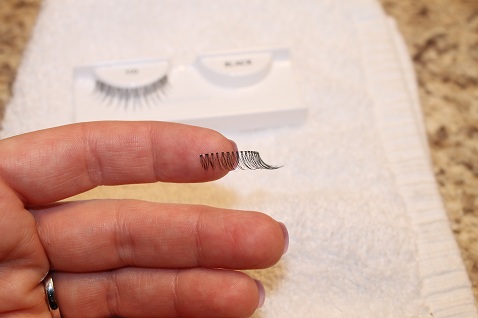how-to-apply-fake-eyelashes