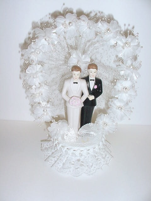 same-sex-wedding-cake-topper-retro