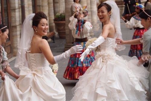 same-sex-wedding-tokyo-disney-brides