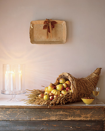 thanksgiving-inspired-wedding-centerpieces-cornucopia