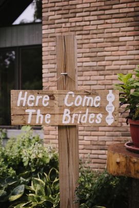 wedding-signage-wooden-sign