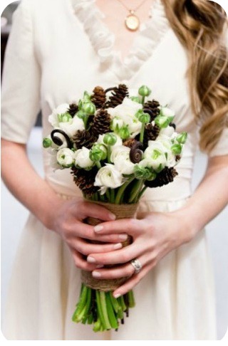 winter-wedding-pinecone-bouquet